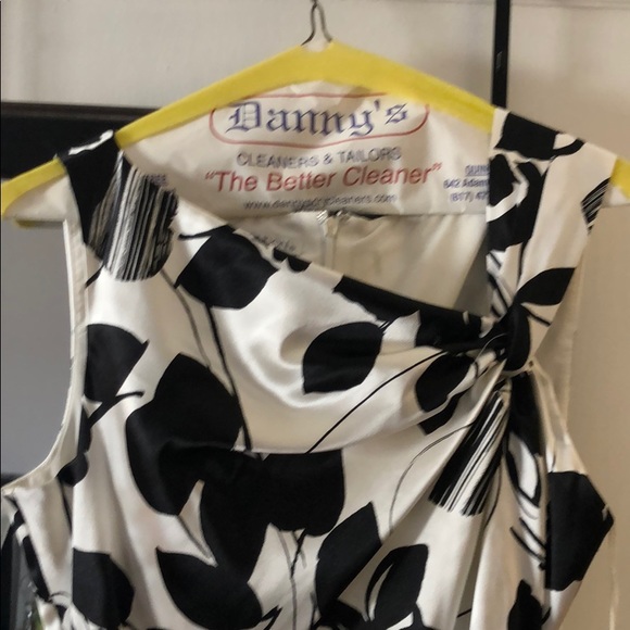 Maggie London Black and White floral print - Picture 2 of 4